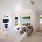 The Quad Luxury Villa Ligia