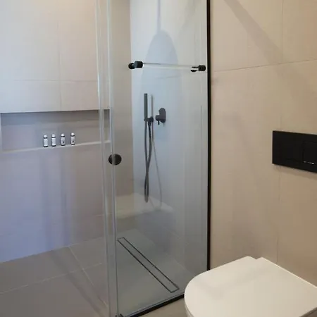 The Quad Luxury Vilă