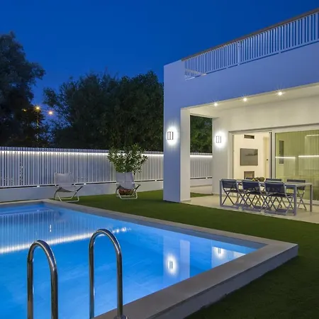 The Quad Luxury Villa *