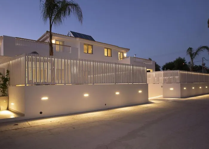 Βίλα The Quad Luxury Λυγιά